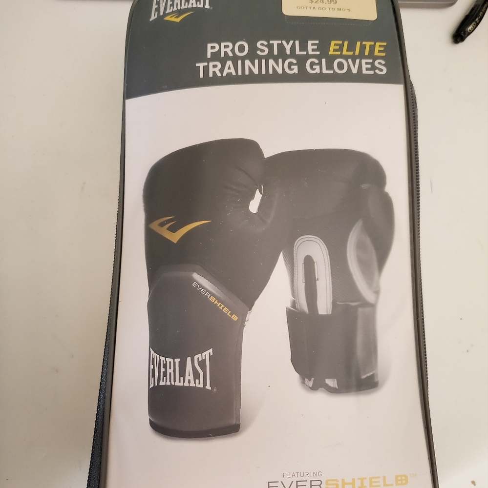 Everlast 8oz training gloves